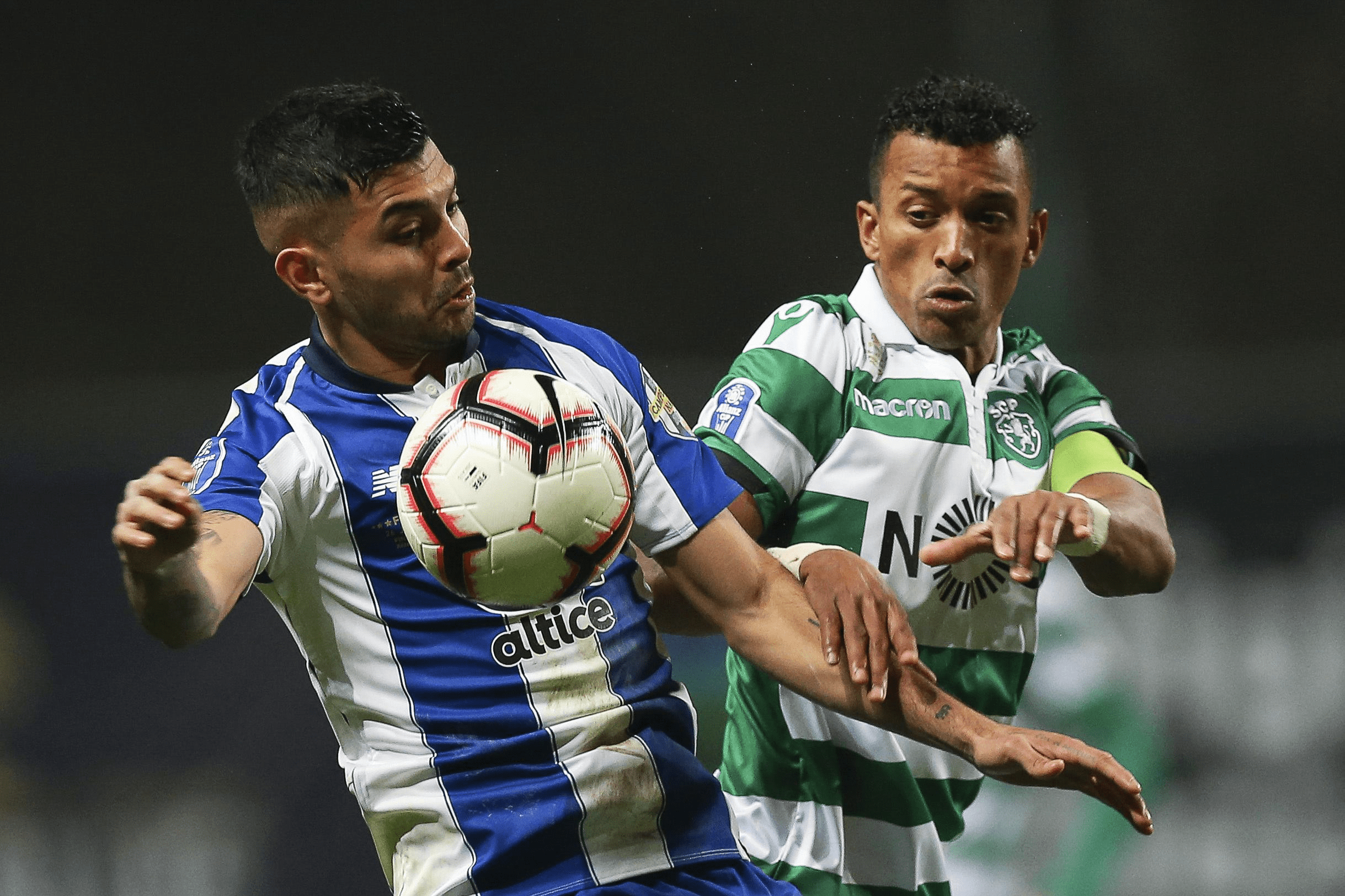 在线娱乐-包含葡超冠军波尔图主场负于里斯本竞技队遭遇连败的词条