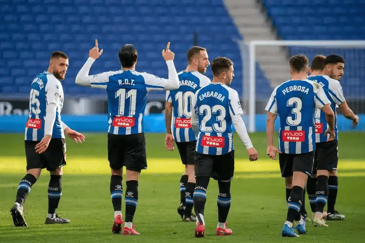 巴伦西亚努力保级，斩获重要胜利