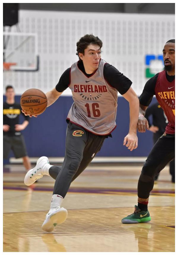 C7娱乐app-骑士队球星恢复状态，迎接新挑战