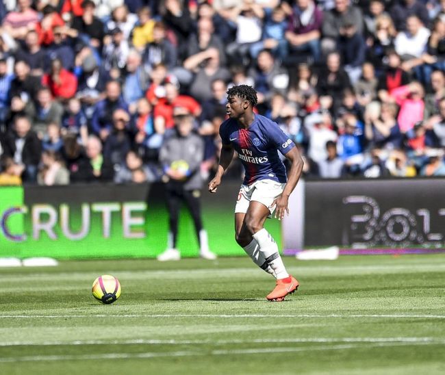 昂热在客场取得胜利，保持领先优势的简单介绍